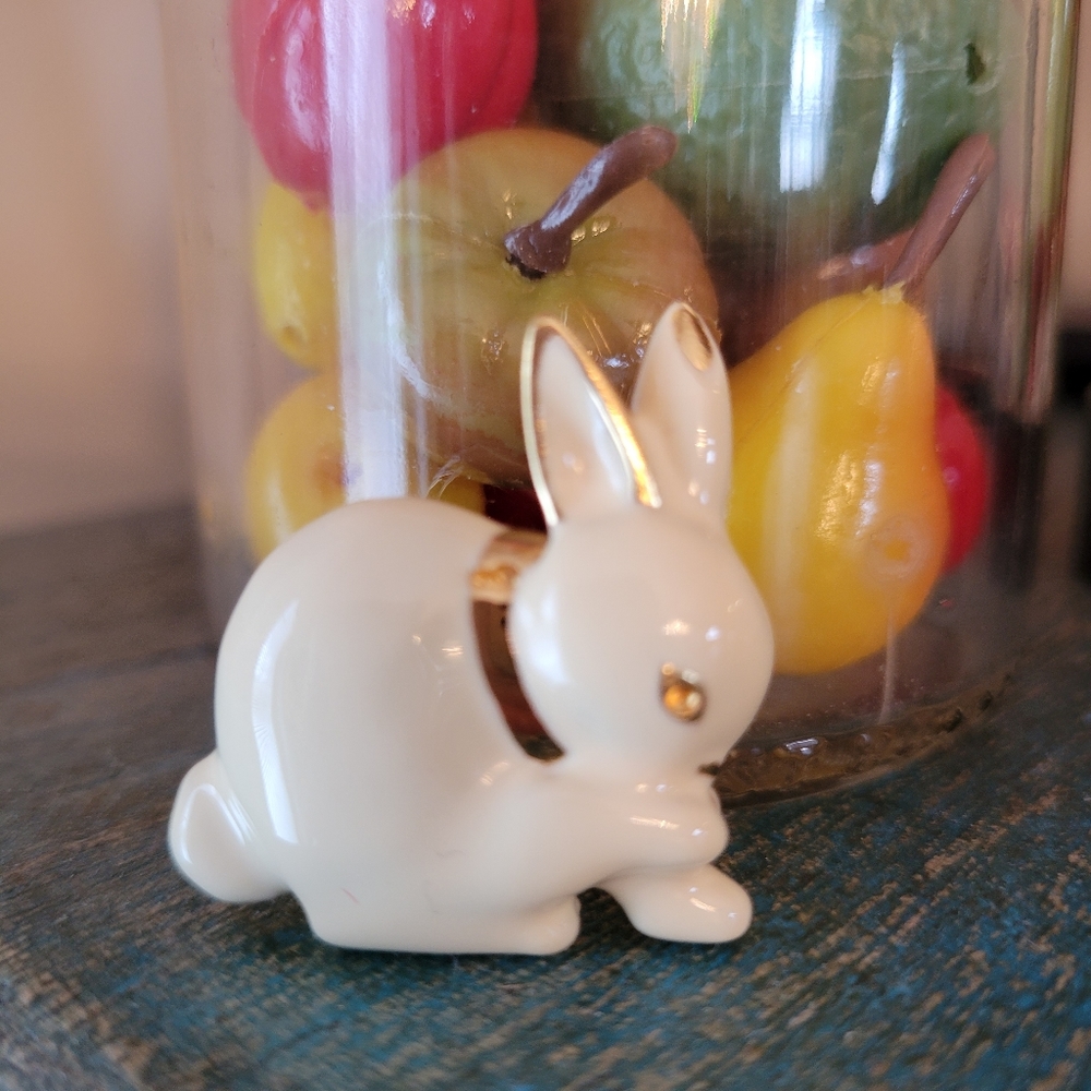 Sweet Bunny Brooch ~ Rabbit ~ Easter ~ Vintage? ~ Enamel ~ Woodland Farmhouse